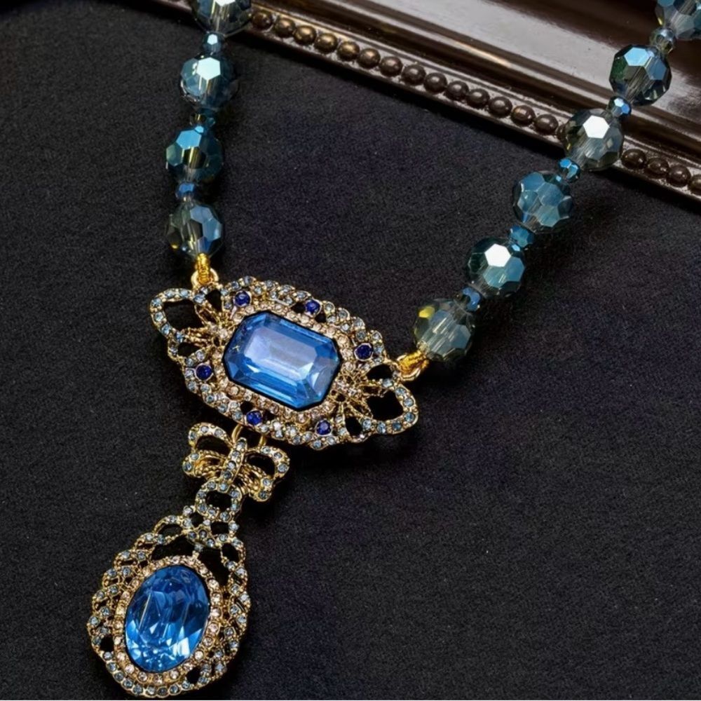 💙 NEW Elegant Blue Glass Beaded Necklace & Pendant with Crystal Accents 💙